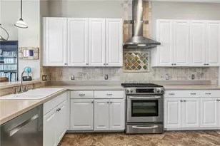 7714 Ashley Cir, Bradenton, FL 34201 - Photo 7