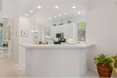 6427 Berkshire Place, University Park, FL 34201 - Photo 9