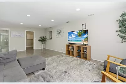 305 N Conrad Avenue, Sarasota, FL 34237 - Photo 15