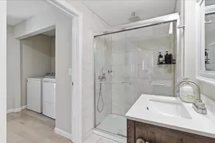 305 N Conrad Ave, Sarasota, FL 34237 - Photo 21