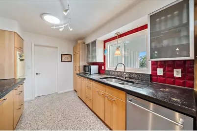 2715 Valencia Drive, Sarasota, FL 34239 - Photo 9