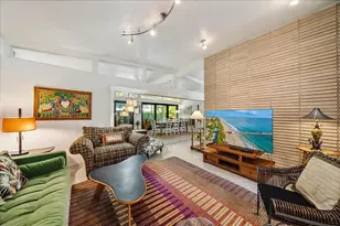 2715 Valencia Dr, Sarasota, FL 34239 - Photo 5