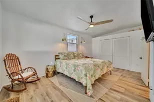 6426 Colonial Dr, Sarasota, FL 34231 - Photo 19