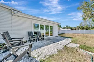 6426 Colonial Dr, Sarasota, FL 34231 - Photo 29