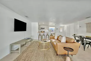 6426 Colonial Dr, Sarasota, FL 34231 - Photo 11