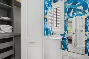 210 N 17th St W, Bradenton, FL 34205 - Photo 15