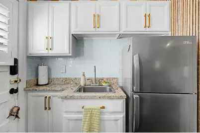 210 N 17th Street W #21, Bradenton, FL 34205 - Photo 9