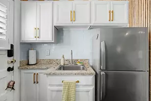 210 N 17th St W, Bradenton, FL 34205 - Photo 9