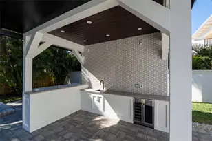 1834 Bougainvillea St, Sarasota, FL 34239 - Photo 31