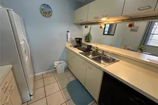 3821 59th Ave W, Bradenton, FL 34210 - Photo 11