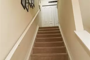 1394 Grantham Dr, Sarasota, FL 34234 - Photo 9