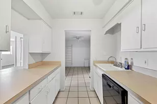 5503 Fountain Lake Cir, Bradenton, FL 34207 - Photo 13