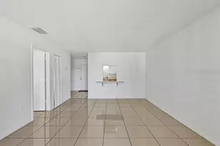 5503 Fountain Lake Cir, Bradenton, FL 34207 - Photo 7