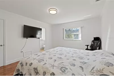 6725 Roxbury Drive, Sarasota, FL 34231 - Photo 13