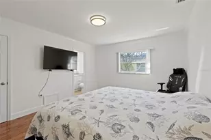 6725 Roxbury Dr, Sarasota, FL 34231 - Photo 13