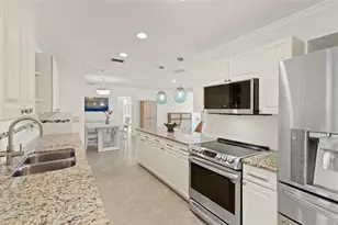 6725 Roxbury Dr, Sarasota, FL 34231 - Photo 9