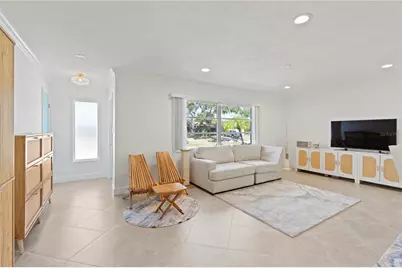 6725 Roxbury Drive, Sarasota, FL 34231 - Photo 3