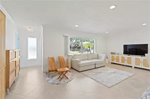 6725 Roxbury Dr, Sarasota, FL 34231 - Photo 3