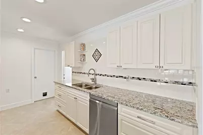 6725 Roxbury Drive, Sarasota, FL 34231 - Photo 11