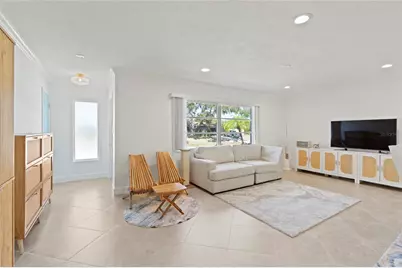 6725 Roxbury Drive, Sarasota, FL 34231 - Photo 3