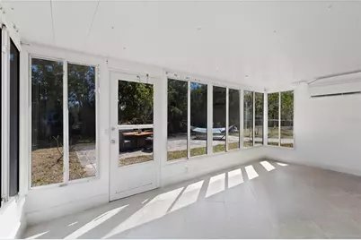 6725 Roxbury Drive, Sarasota, FL 34231 - Photo 15