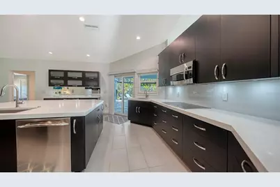 6948 Stetson Street Circle, Sarasota, FL 34243 - Photo 9