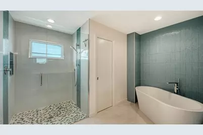 6948 Stetson Street Circle, Sarasota, FL 34243 - Photo 27