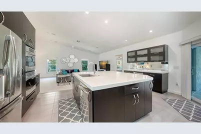 6948 Stetson Street Circle, Sarasota, FL 34243 - Photo 17