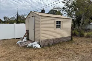 4946 Brookmeade Dr, Sarasota, FL 34232 - Photo 5