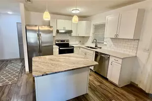 3364 Ramblewood Way, Sarasota, FL 34237 - Photo 9