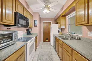 5135 Brookmeade Dr, Sarasota, FL 34232 - Photo 9