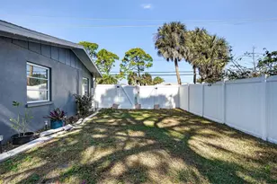 405 W Seminole Dr, Venice, FL 34293 - Photo 39