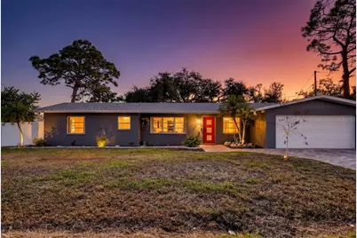 405 W Seminole Drive, Venice, FL 34293 - Photo 1