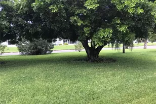 3705 34th Ave Dr W, Bradenton, FL 34205 - Photo 9