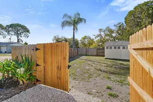 635 Melody Cir, Sarasota, FL 34237 - Photo 13