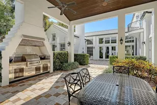 1729 Cherokee Dr, Sarasota, FL 34239 - Photo 37