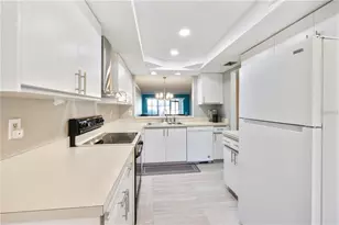 6211 Timberlake Dr, Sarasota, FL 34243 - Photo 5