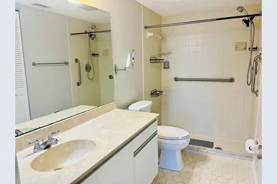 6211 Timber Lake Drive #B9, Sarasota, FL 34243 - Photo 17