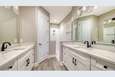 12705 Palatka Drive, Venice, FL 34293 - Photo 5