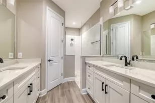 12705 Palatka Dr, Venice, FL 34293 - Photo 5