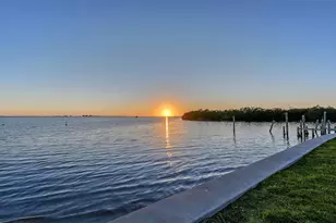 7322 Westmoreland Dr, Sarasota, FL 34243 - Photo 11