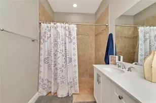 3221 3rd St E, Bradenton, FL 34208 - Photo 37