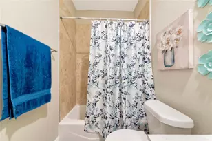 3221 3rd St E, Bradenton, FL 34208 - Photo 35