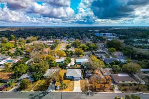 3221 3rd St E, Bradenton, FL 34208 - Photo 41