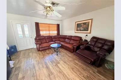 3226 Bailey Street, Sarasota, FL 34237 - Photo 5