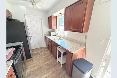 3226 Bailey Street, Sarasota, FL 34237 - Photo 7