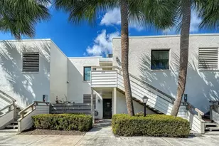 214 Lakewood Dr, Bradenton, FL 34210 - Photo 1