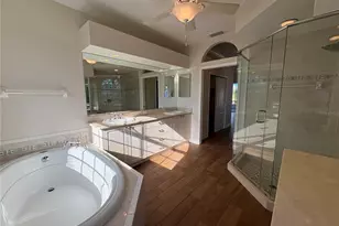 5205 Far Oak Cir, Sarasota, FL 34238 - Photo 17