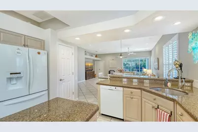 5811 White Oak Bayou Court, Bradenton, FL 34203 - Photo 7