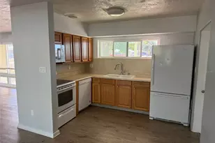 2725 Terry Ln, Sarasota, FL 34231 - Photo 9